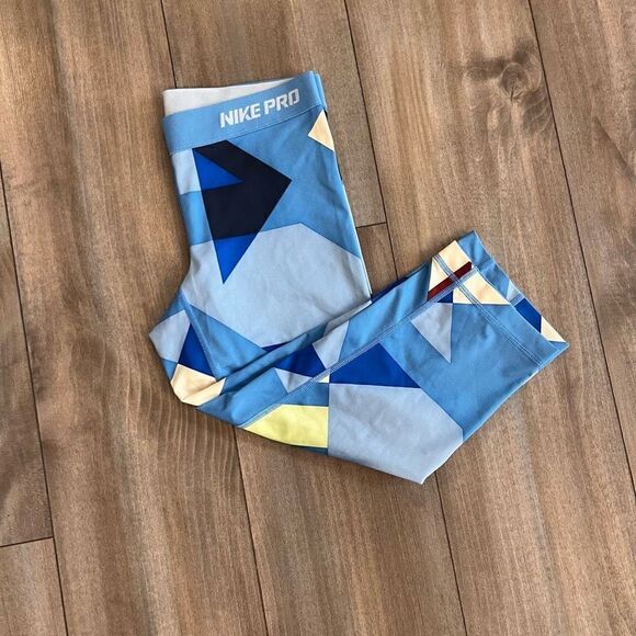 Nike Pro Blue‎ Pattern Athletic Cropped Leggings Women S Bin D-8 - Picture 1 of 5